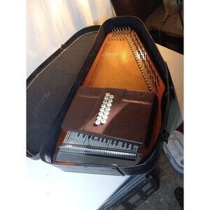 Oscar Schmidt Model 15-BH (EBH) 36-String 15-Bar/Chord Acoustic Autoharp / Case